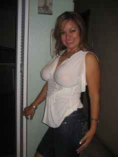 hot nude woman in Pleasant Prairie